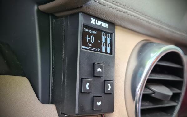 Discovery 4 (LR4) – Dashboard Bracket