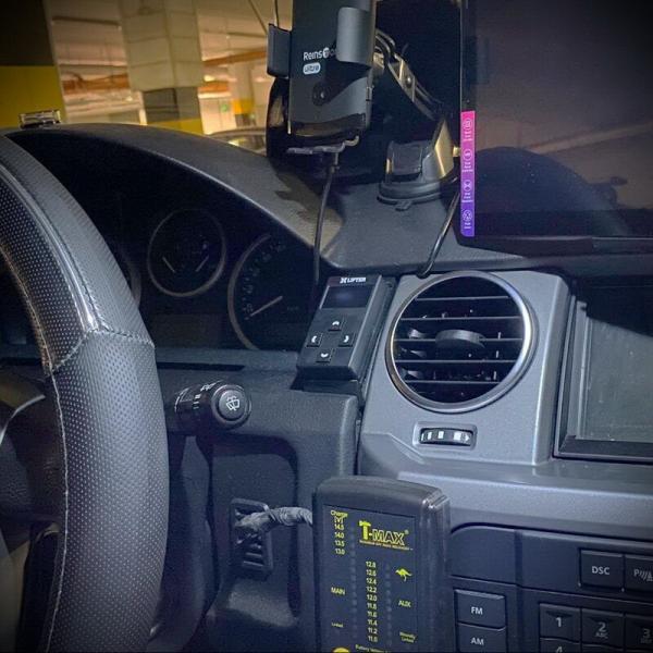 Discovery 3 (LR3) – Dashboard Bracket - Image 3